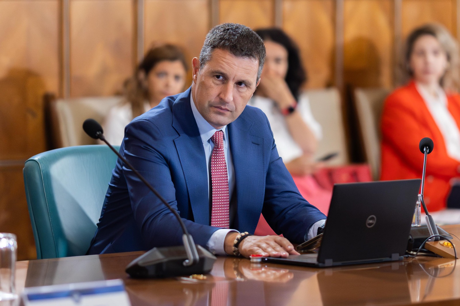 Tanczos Barna: „Bolojan este o persoană cu flexibilitate redusă”. Vicepremierul anunţă un final de 2025 cumplit: „Fără bani la rectificare pentru cei care au cheltuit bugetul”