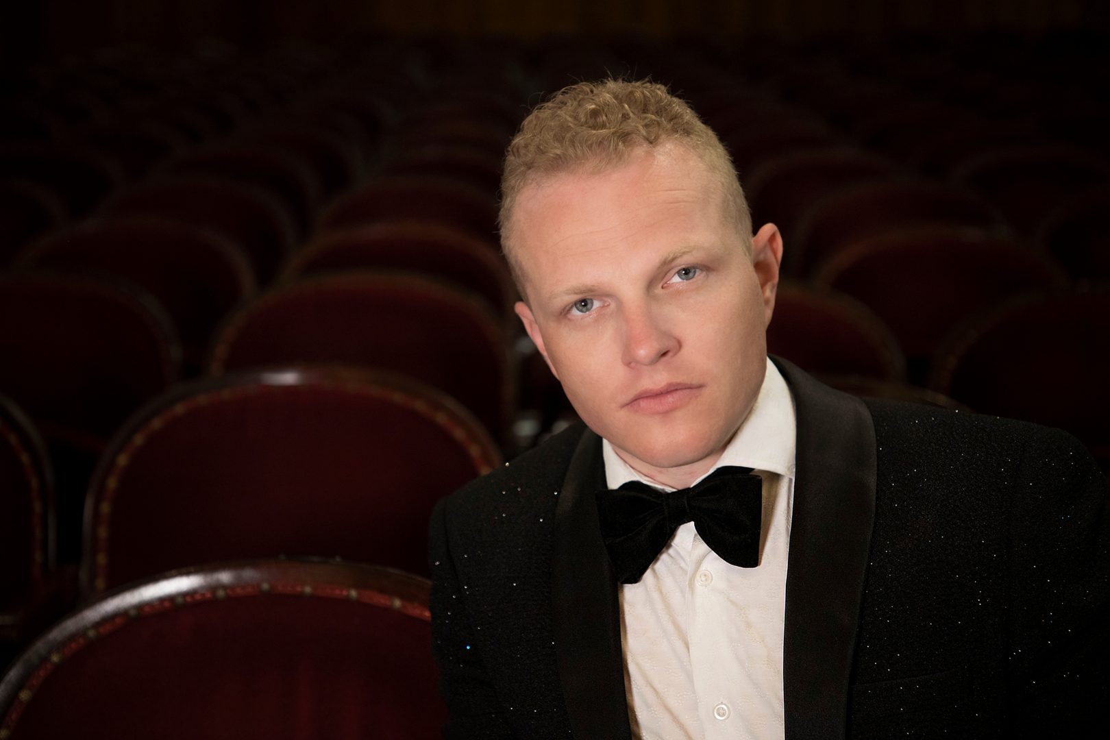 Tenorul ŞTEFAN von KORCH aduce noutăţi în stagiunea MUSICAL EXTRAVAGANZA 2025/2026: prima producţie integrală, invitaţi în premieră şi scenă deschisă pentru tineri muzicieni