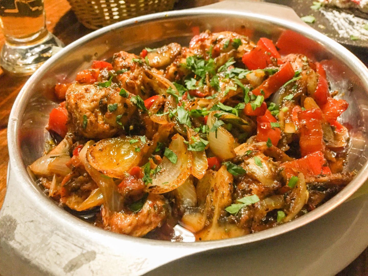 Kavarma, deliciul tradițional al Bulgariei: Rețetă balcanică care îmbină carnea fragedă, legumele și condimentele autentice