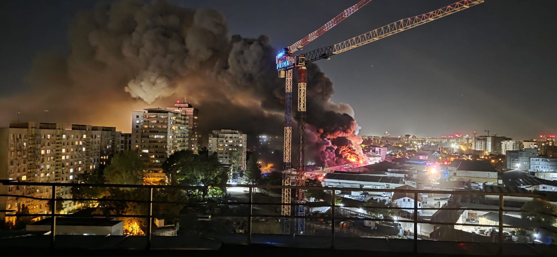 A fost lichidat incendiul care a paralizat Bucureştiul două zile. 7.000 de metri pătraţi s-au făcut scrum