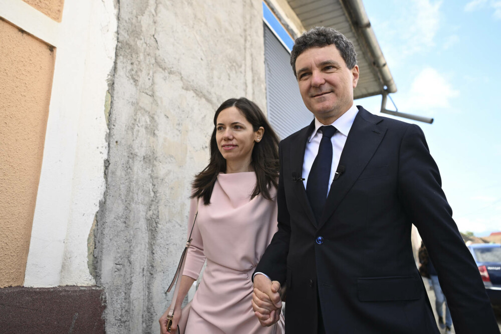 Nicușor Dan scade în sondaje. Cum a ajuns la o susținere de 34% în nici 4 luni de mandat: ”Pare că merge tot timpul cu frâna de mână trasă și are o lipsă de înțelegere a situației geopolitice”