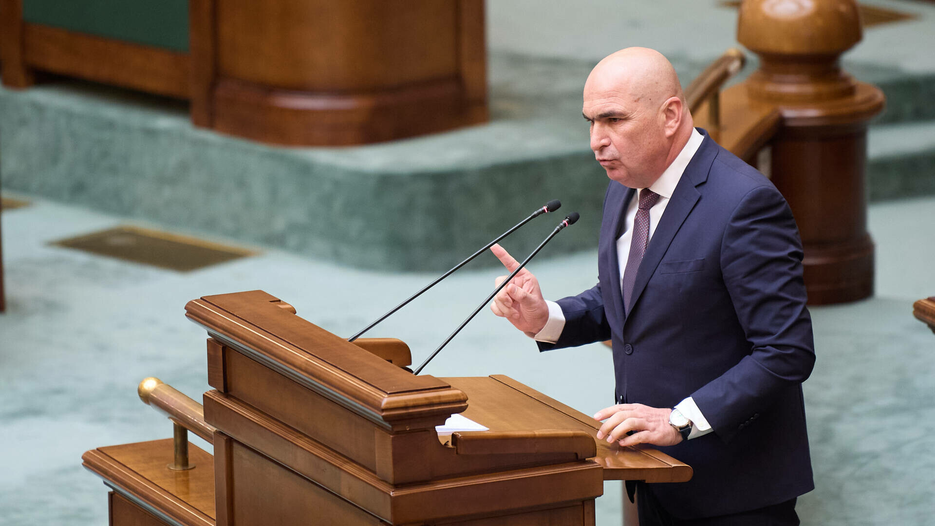 Ilie Bolojan, anunțul momentului despre plafonarea prețului alimentelor de bază. Ce se întâmplă cu banii românilor de la 1 octombrie