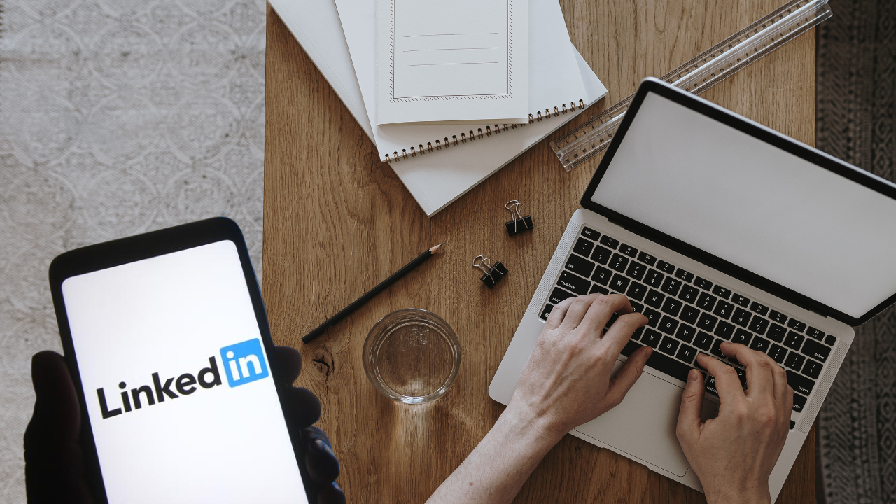 Piața muncii, mai dură ca niciodată, în special dacă ai lucrat mulți timp la același angajator: „Am fost pe LinkedIn mai mult săptămâna trecută decât în ultimii cinci ani”