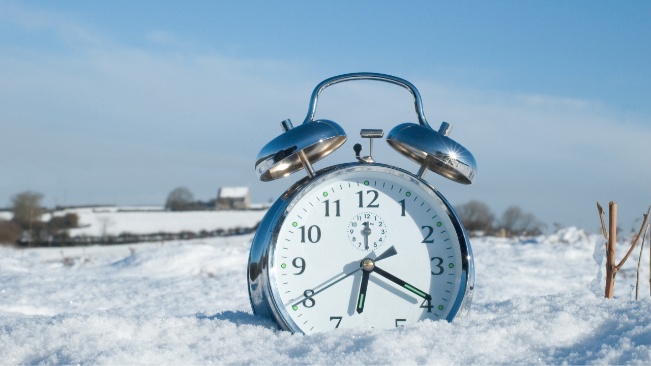 Ora de iarnă 2025: Când se face schimbarea și care sunt efectele asupra somnului și a stării de spirit