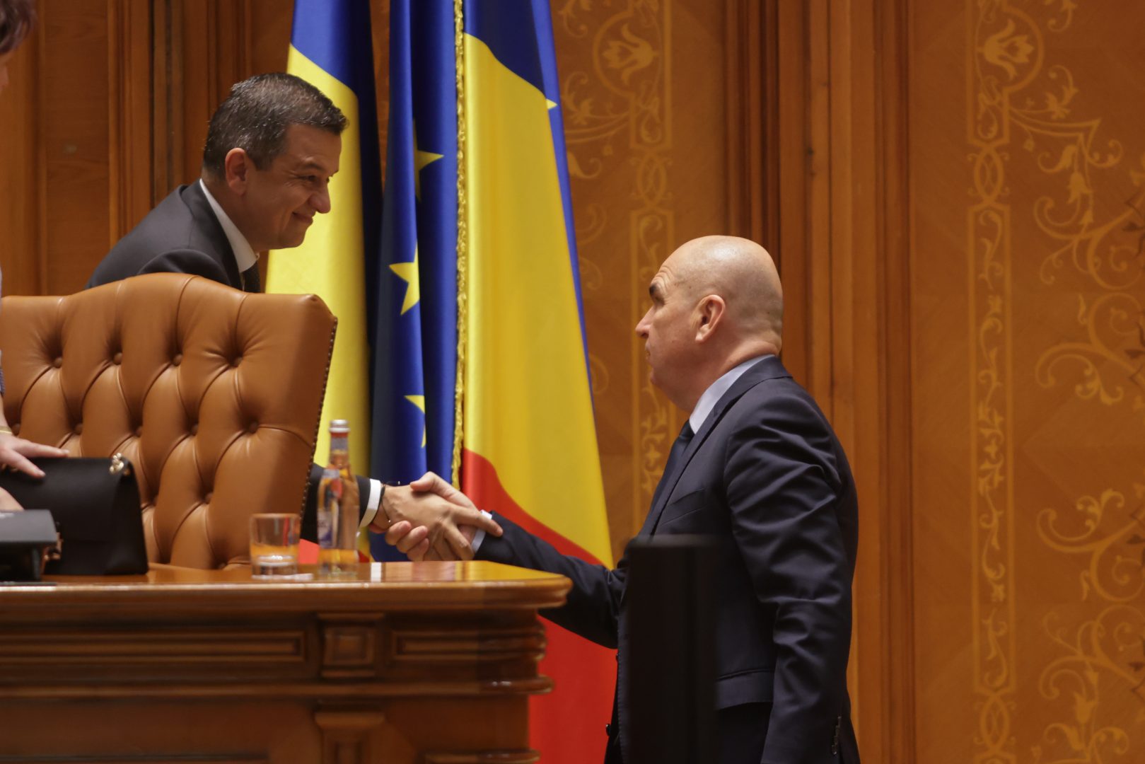 Amendamentele PSD la pachetul 2 al lui Bolojan: fără CAS pentru părintele în concediu de creștere a copilului, obligație de plată pentru ucrainezi, migranți și apatrizi
