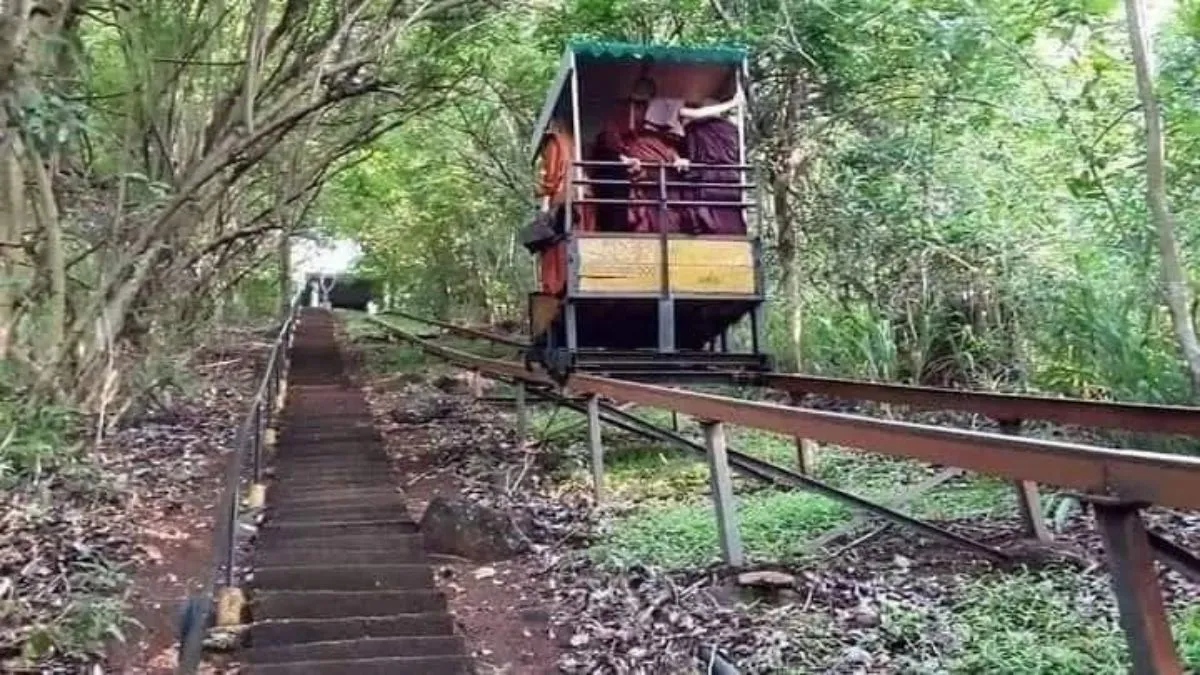 Doliu în comunitatea monahală: Șapte călugări, printre care un român, morți într-un accident de funicular în Sri Lanka