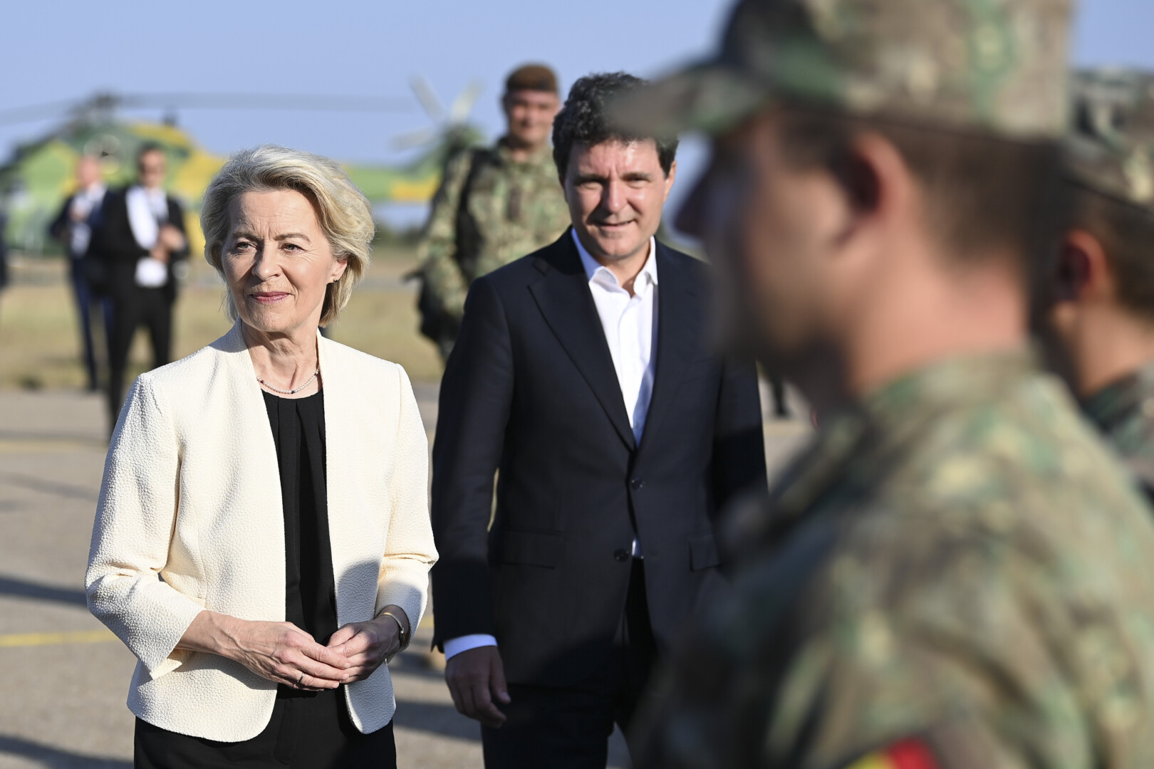 România deblochează angajările în instituțiile de forță pentru a susține achizițiile de armament pe credit din fonduri UE