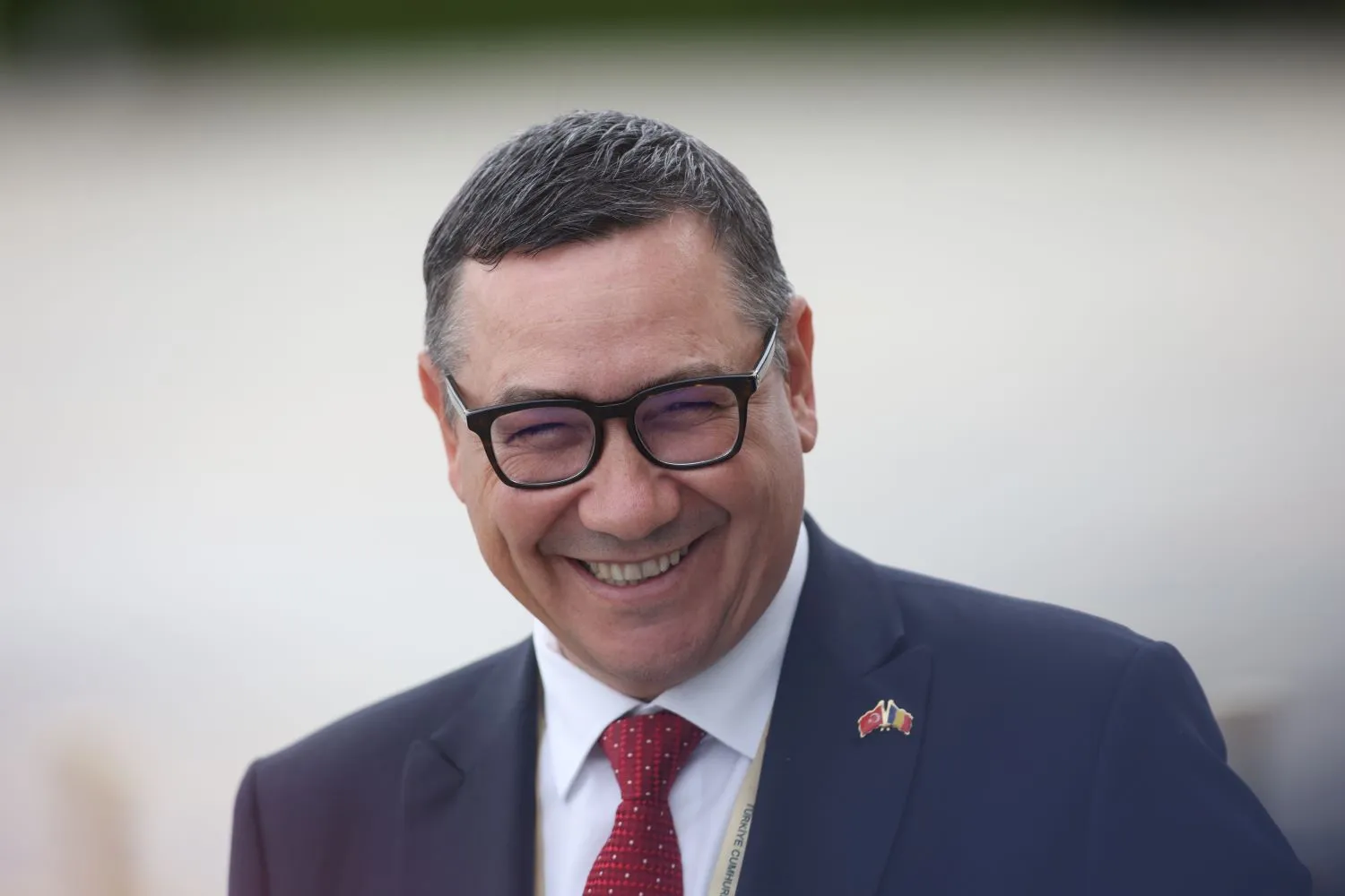 Victor Ponta, despre politica externă a lui Nicuşor Dan şi Ilie Bolojan: „Prostia şi isteria de tip bolşevic se transformă într-un atentat la interesul naţional al României”