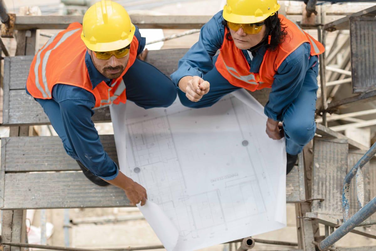 Echipamente de protecție. De ce încălțămintea potrivită este esențială în gama de echipamente de protecție