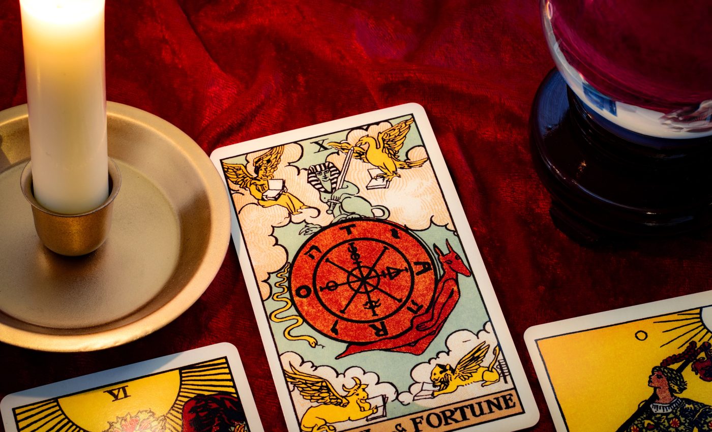 4 ZODII care pot câștiga BANI în această TOAMNĂ, tarotul dezvăluie semnele norocoase