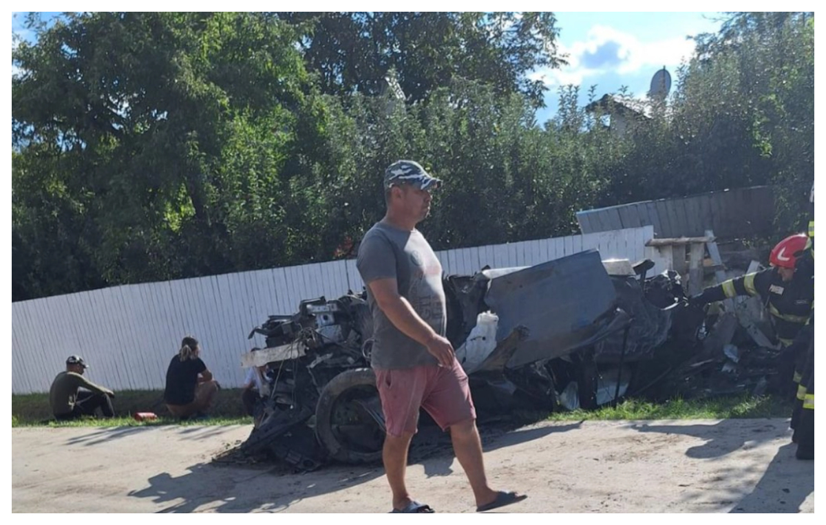 Accident grav în Iași. Un tânăr s-a răsturnat cu BMW-ul din cauza vitezei: ”Avea peste 150 km/h”