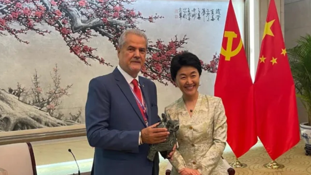 Adrian Năstase participă la parada militară de la Beijing, unde sunt prezenți Vladimir Putin și Kim Jong Un