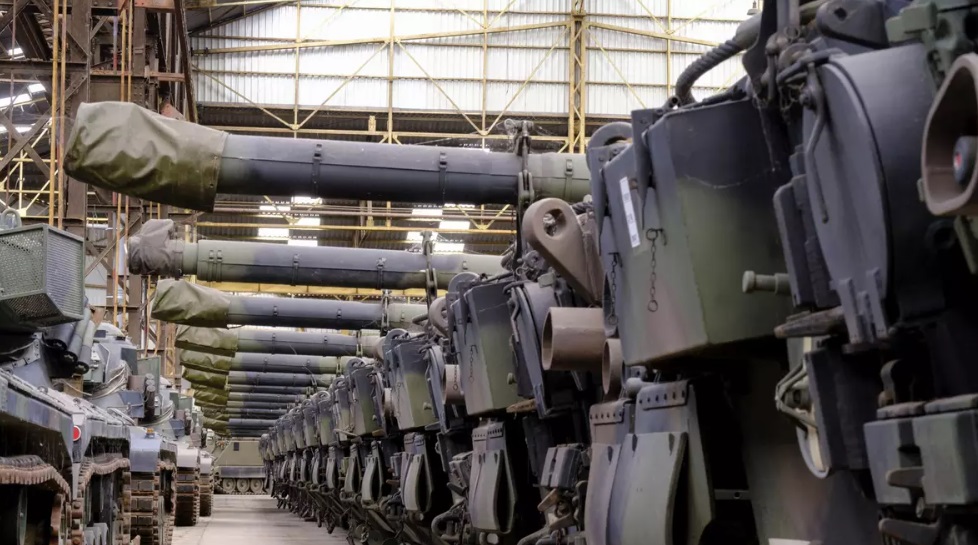 Europa caută să angajeze zeci de mii de muncitori în industria de apărare. Motivul pentru care tinerii refuză ofertele