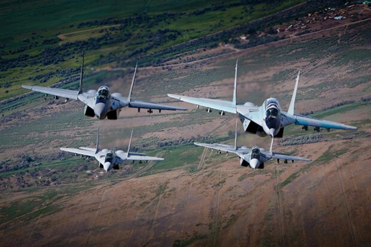 Alertă în NATO. Avioane militare rusești, detectate în apropiere de Danemarca și SUA