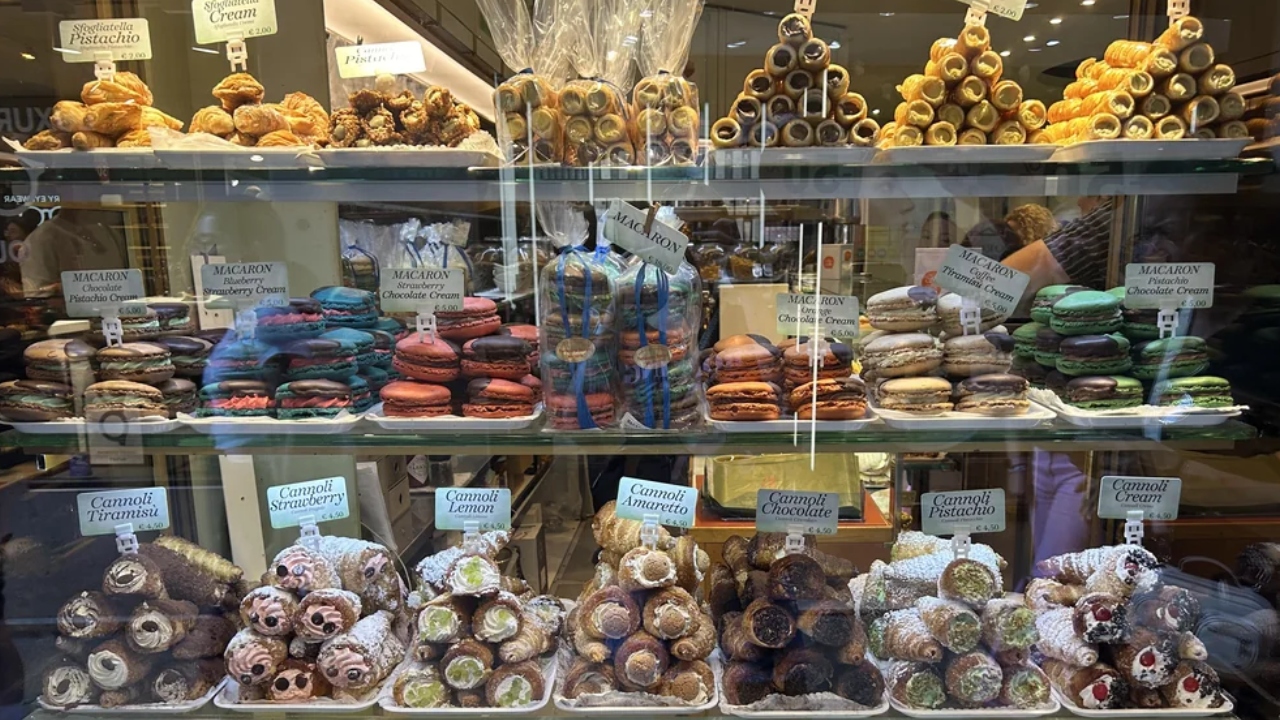 Cât a plătit un turist pentru un „cannolo” în Veneția. Prețurile, din ce în ce mai piperate