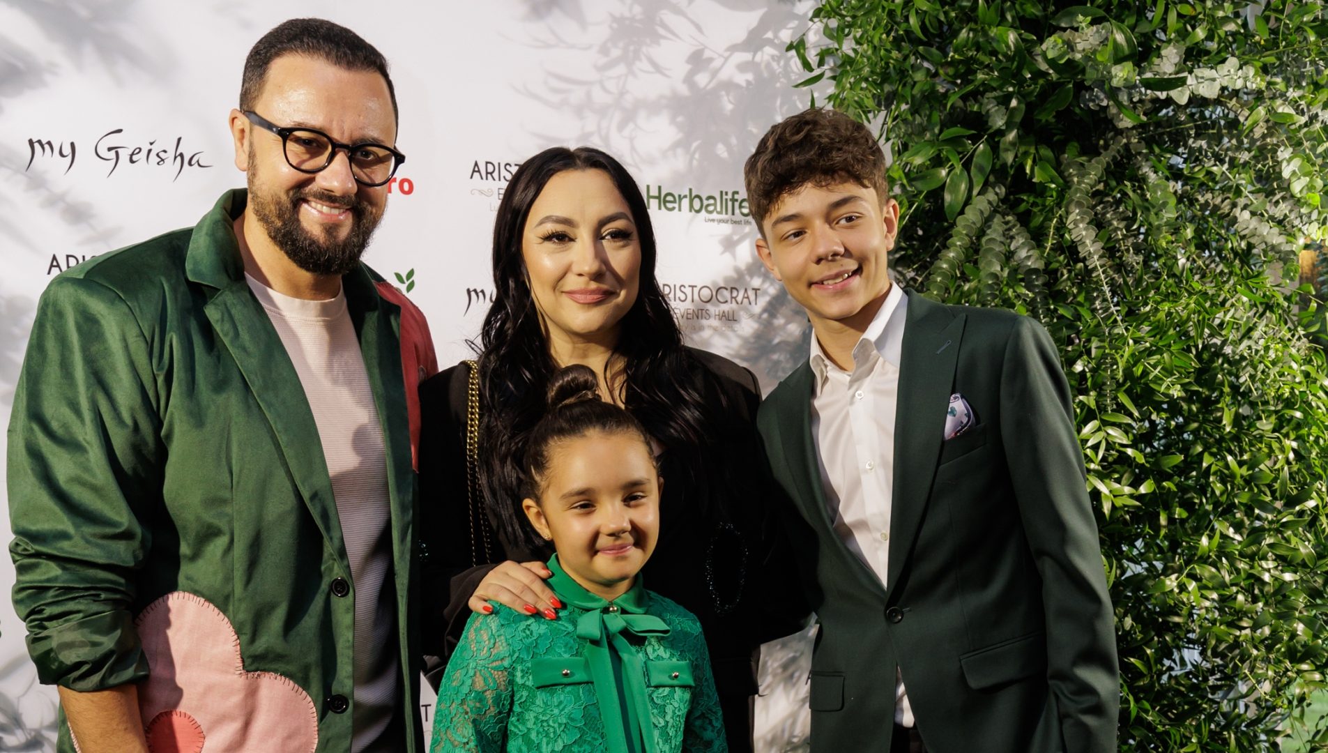 Învățământ de top pentru Eva și David Măruță: Cât cheltuie Andra și Cătălin pentru educația copiilor?