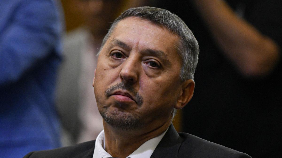 AUR profită de protestul profesorilor şi depune moţiune împotriva ministrului Educaţiei: „Daniel David a semnat legea care dă afară mii de profesori şi măreşte norma didactică”