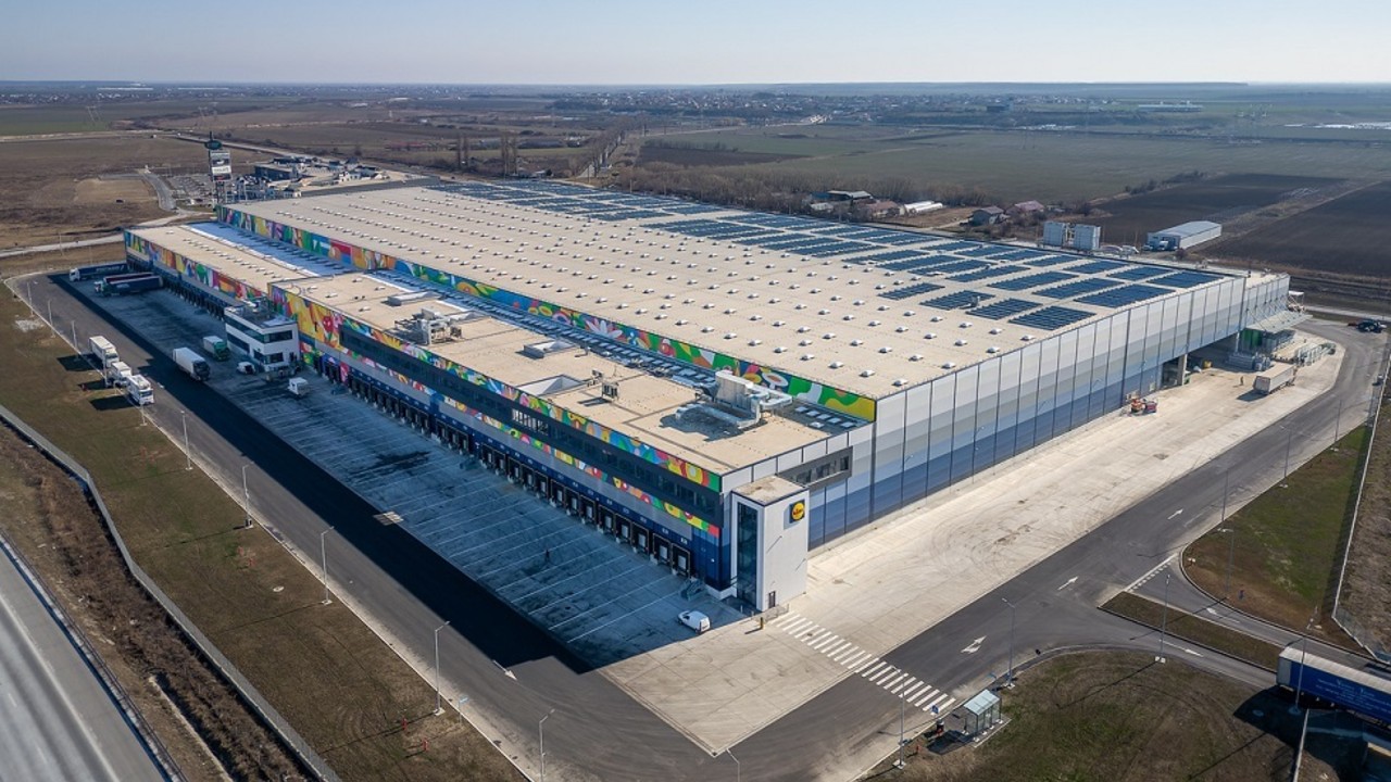 Ce salarii se câștigă în logistică. Ce remunerații primesc un lucrător într-un depozit și un manager