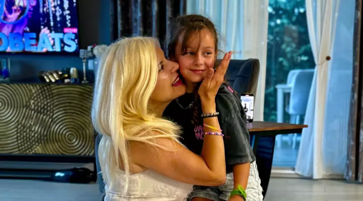 Ce cadou îi făcea Elena Udrea fiicei sale în fiecare an, cât timp s-a aflat în închisoare. „Încă o dezamăgire. Ea mi-a povestit după aceea”