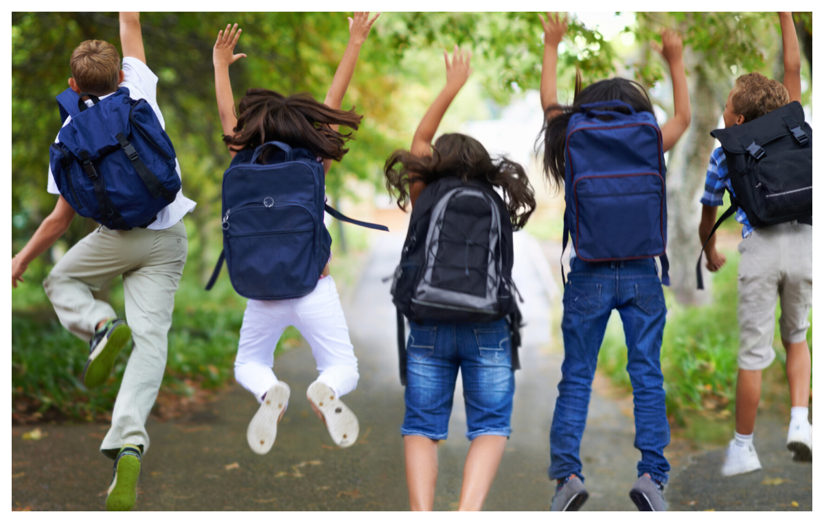 Cine sunt elevii din România care nu mai merg la școală vinerea. Decizia de ultimă oră luată de Ministerul Educației