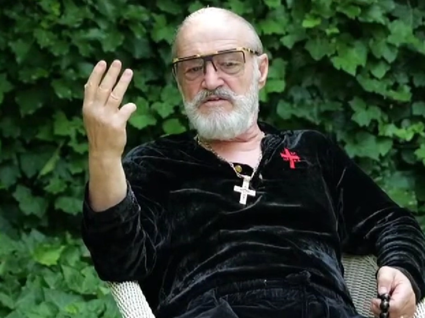 Gigi Becali dezvăluie ce sume de bani dă livratorilor asiatici, impresionat de faptul că tot mai mulţi au ajuns să fie agresaţi: „Să ducă la familie. Eu nu-s extremist d-ăla”