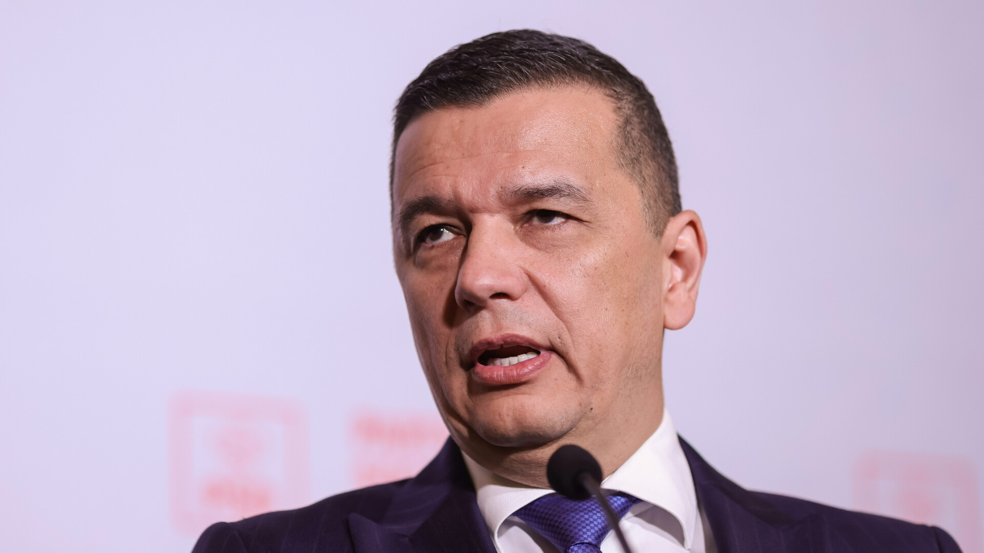 EXCLUSIV Sorin Grindeanu, despre ameninţarea lui Bolojan, care a spus că demisionează, dacă CCR respinge reforma justiţiei: „Presiunea asta pe CCR nu e o abordare constructivă”