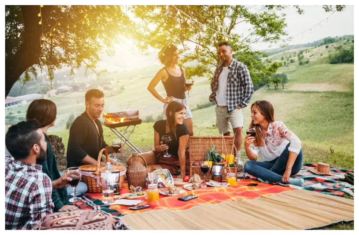 Horoscop 12 septembrie 2025. Pregătiri tensionate de weekend. Nu mai ignora sfaturile celor din jurul tău!