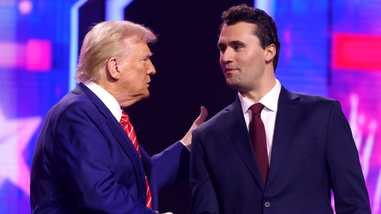 Donald Trump, mesaj din Biroul Oval în memoria comentatorului politic Charlie Kirk, care a fost asasinat brutal: „Violența politică făcută de stânga radicală a rănit prea mulți oameni nevinovați” VIDEO