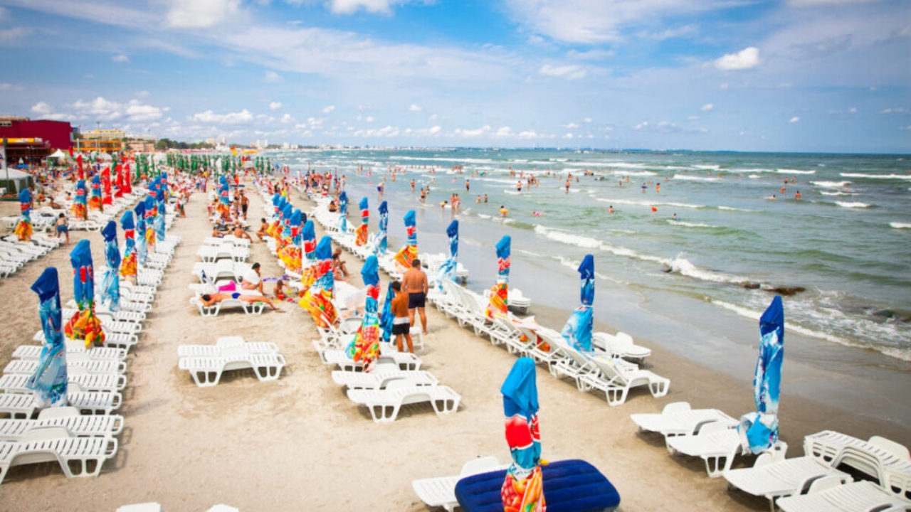 Când se încheie sezonul la mare în 2025. Stațiunile din România în care poți merge în extrasezon