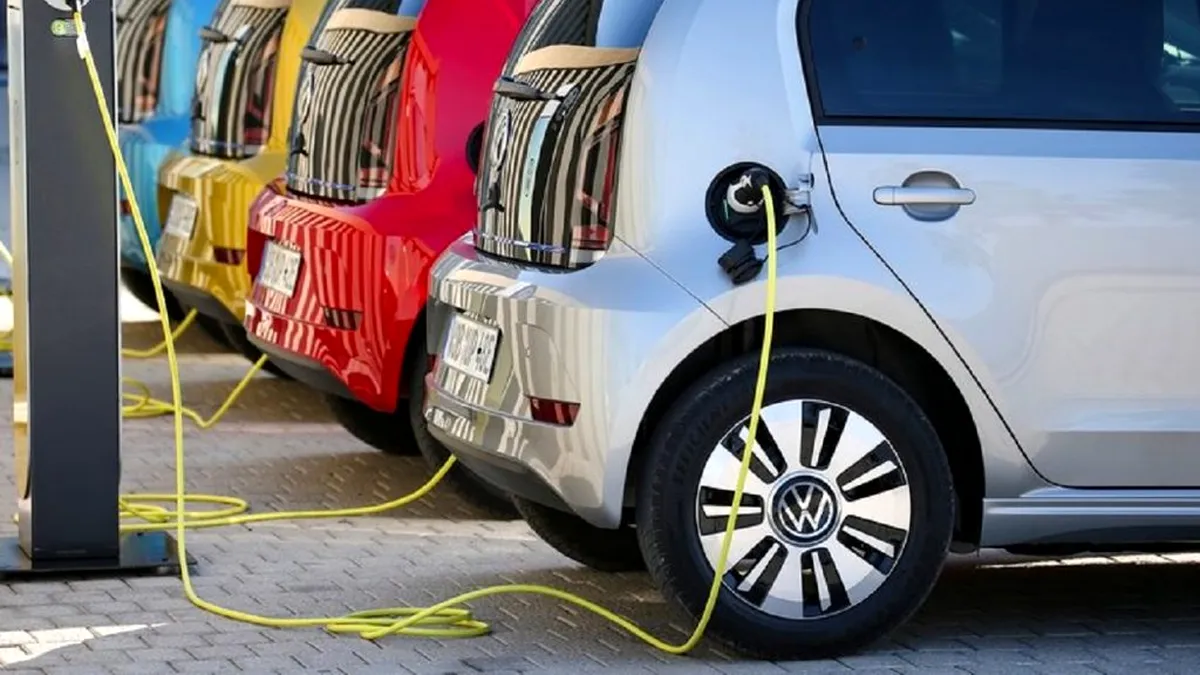 Cum se va calcula impozitul pentru maşini electrice de la 1 ianuarie 2026. Analist fiscal: „Ţine de Evul Mediu”