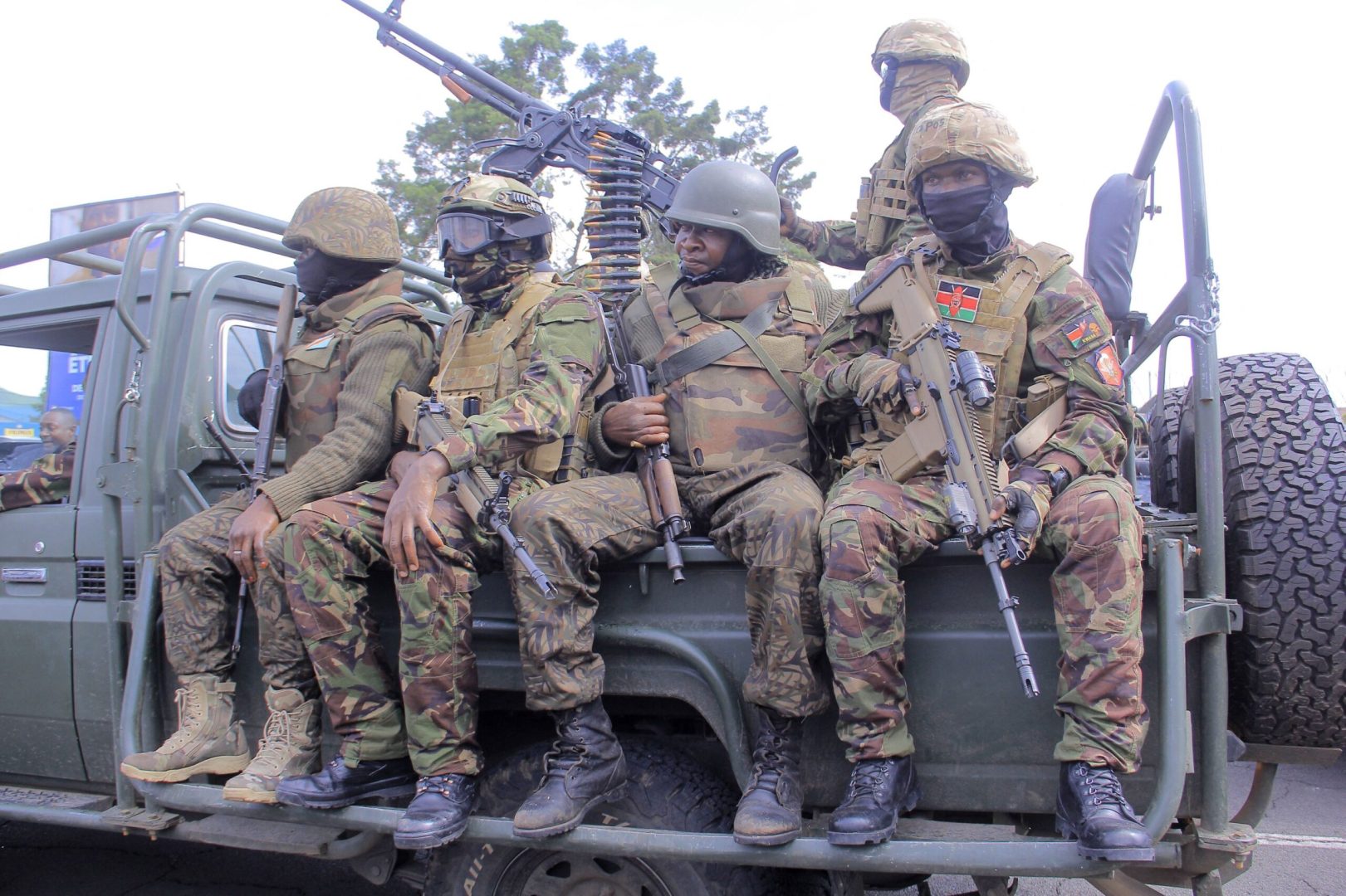 Moşteanu recunoaşte că militari au luptat ca mercenari în Congo: Au găsit nişte portiţe şi au speculat nişte lipsuri / Acum închidem portiţele acestea