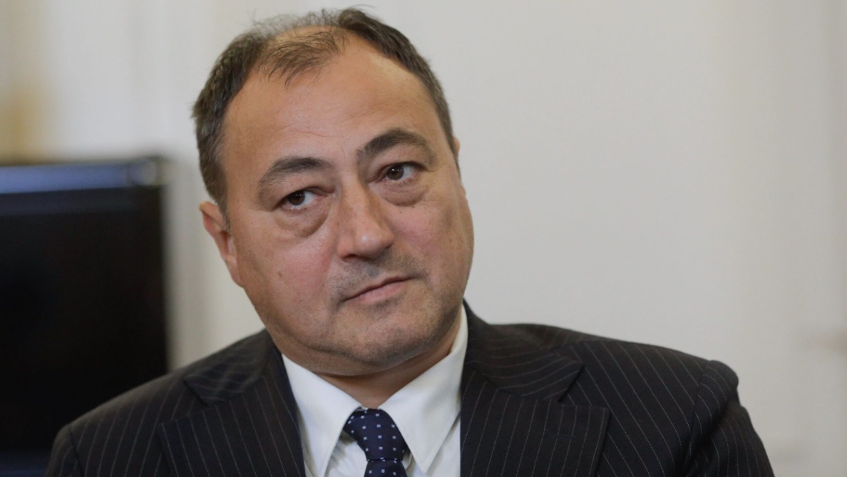 Mirel Palada: „România nu are ce să pună la dispoziție în cazul unui război. Cei rămași în țară sunt reticenți să ia o armă în mână”