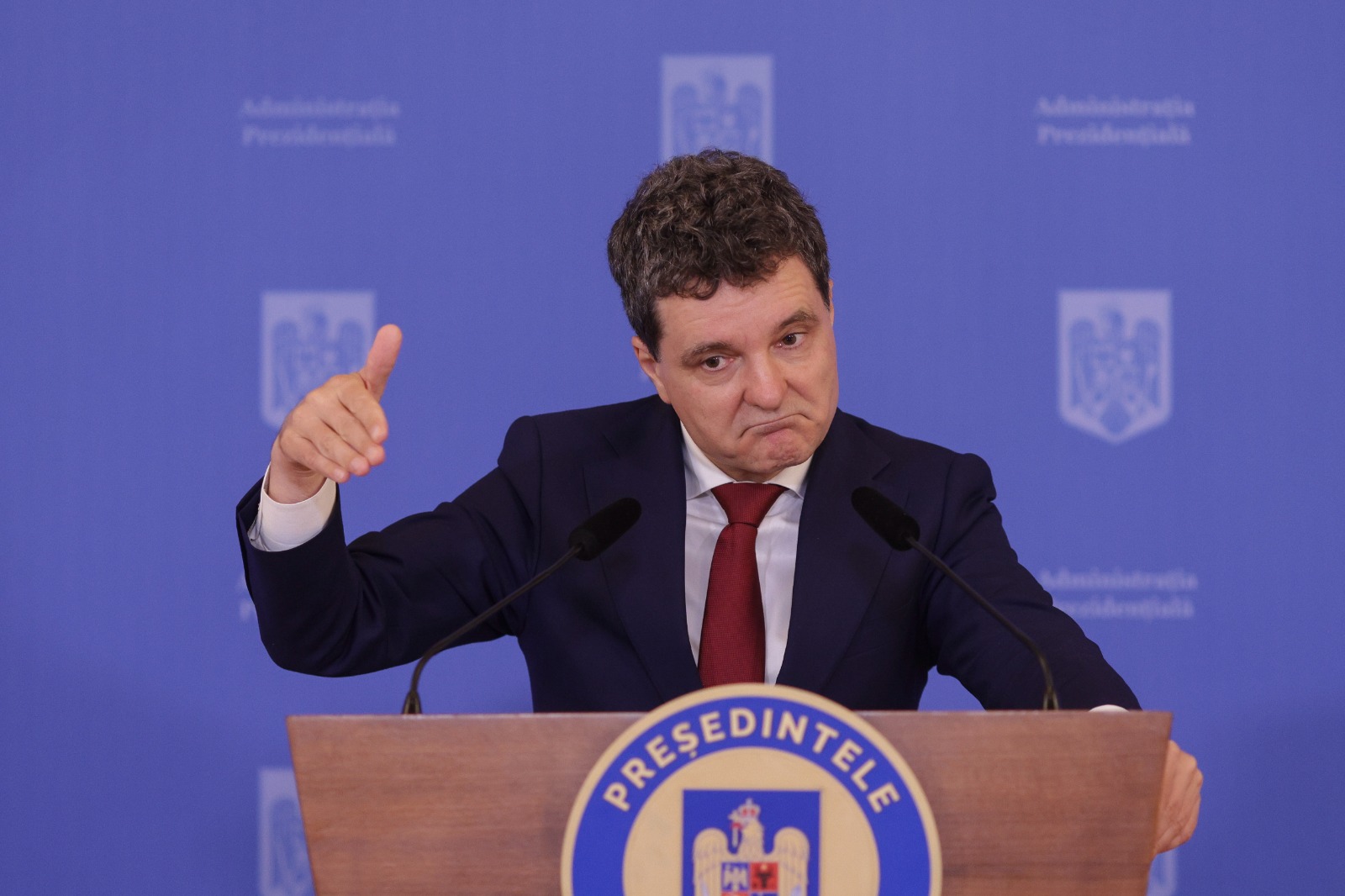 Nicuşor Dan intervine în scandalul din Coaliţie, după ce Bolojan a ameninţat cu DEMISIA. Decizie de ultimă oră, şedinţă de urgenţă cu şefii partidelor, la Cotroceni