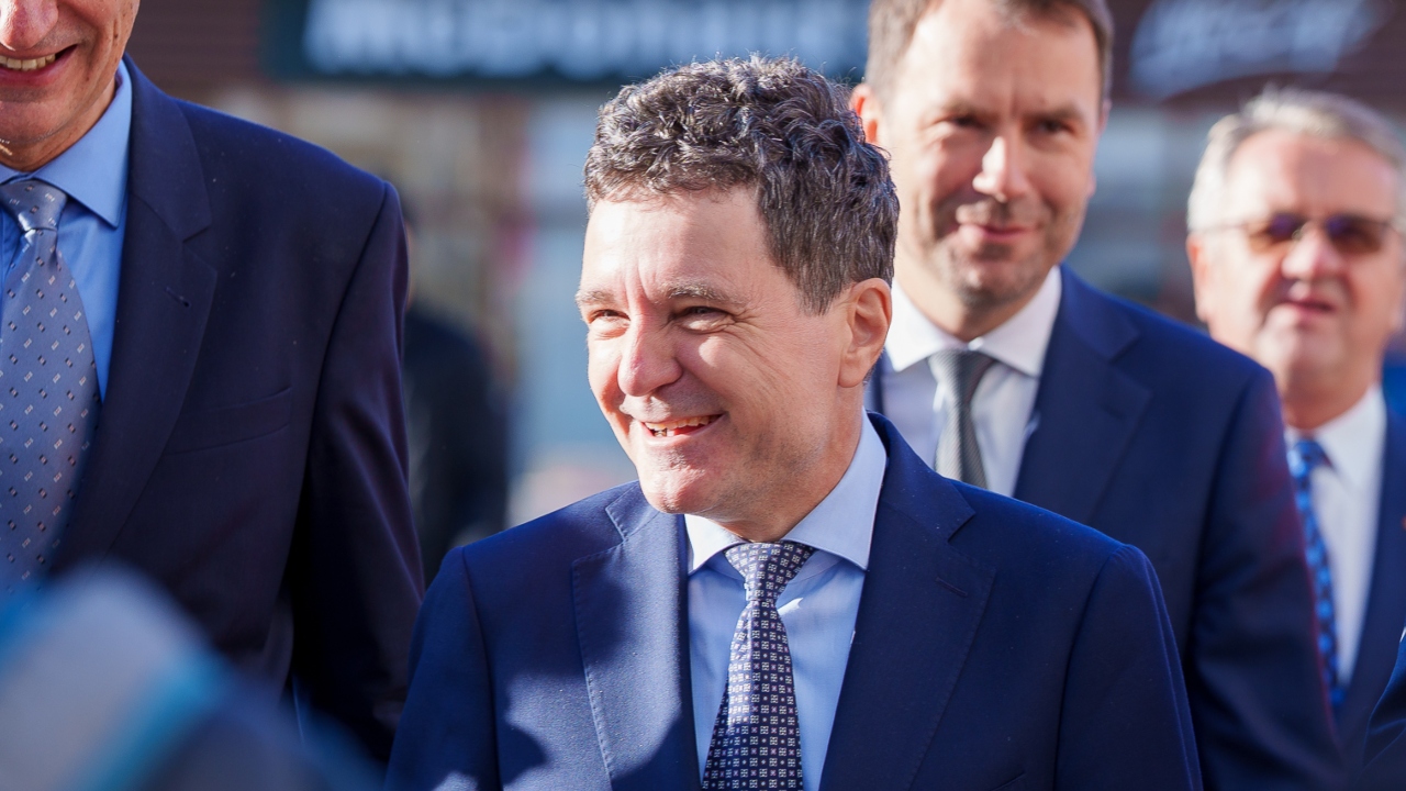 Nicușor Dan vrea concedieri în sistemul public: „Există zone însemnate unde e nevoie de ieșiri din sistem”. Guvernul va da afară 20% din funcționari până în 2028