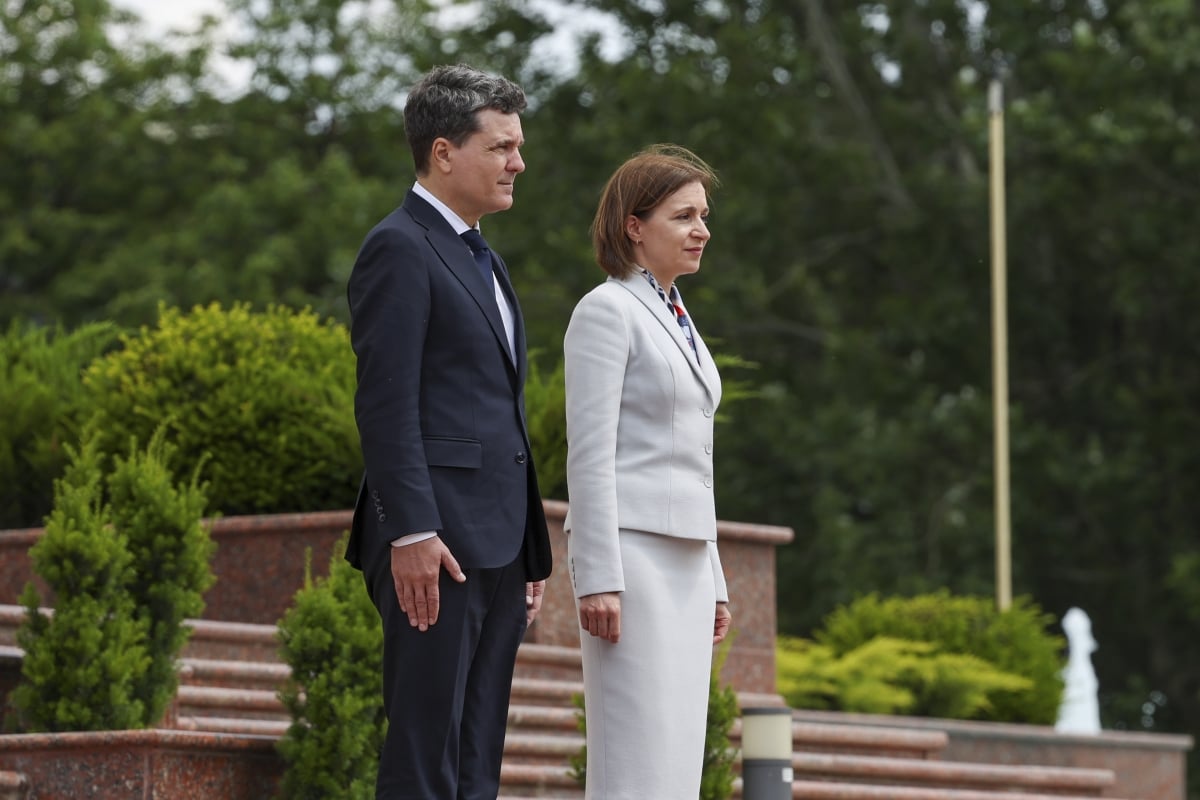 VIDEO Nicuşor Dan, apel la cetăţenii Republicii Moldova, înainte de scrutinul de duminică: „Alegerile parlamentare reprezintă un moment crucial. Îi îndemn pe toţi basarabenii din România să voteze”