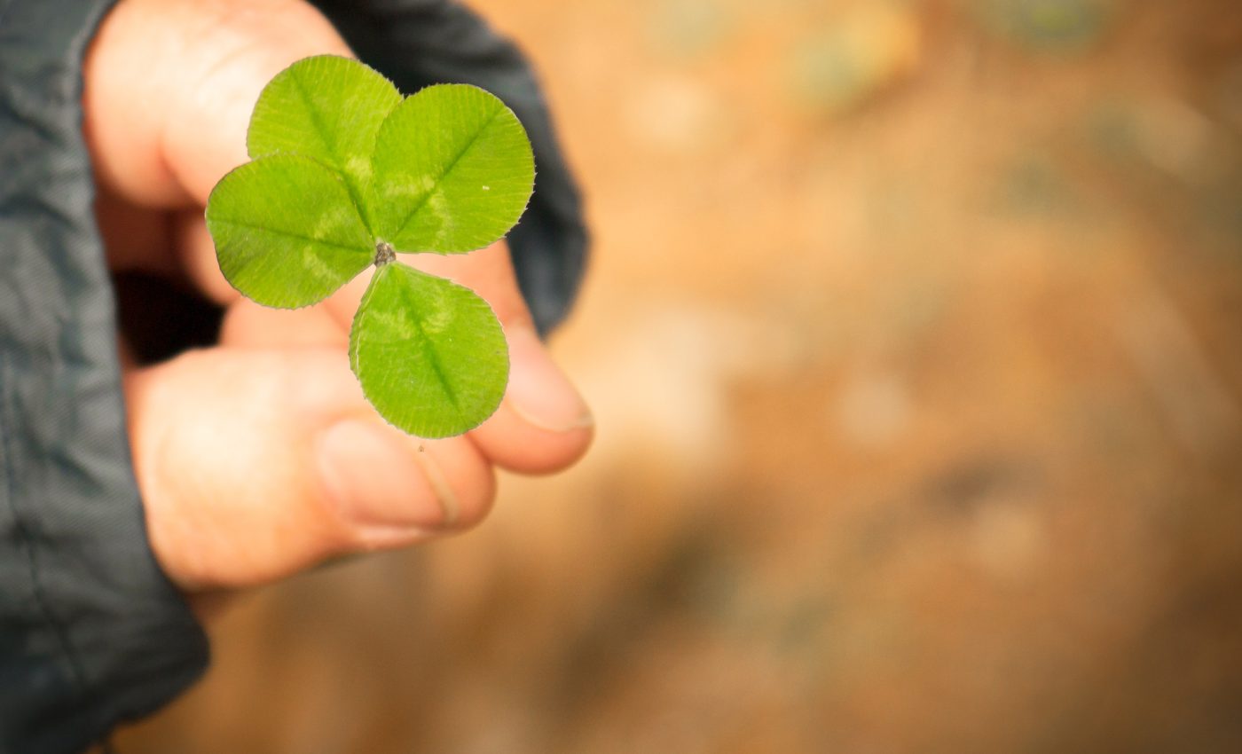 NOROCUL sosește, în sfârșit, pentru 3 ZODII la final de săptămână. Primesc semne cereşti şi protecţie divină