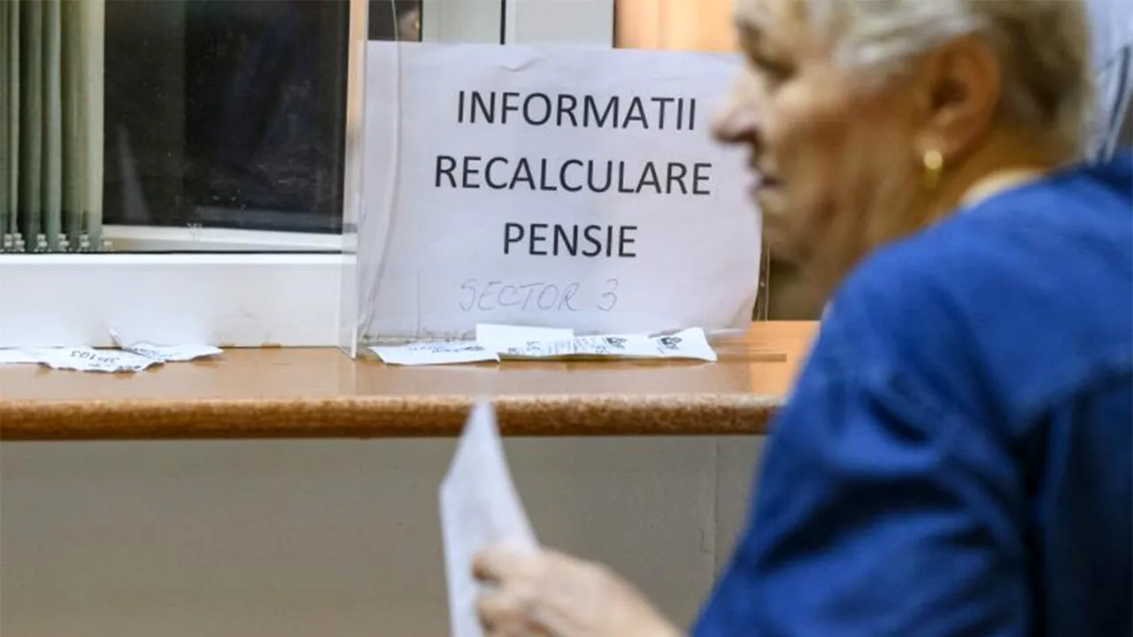 Câţi pensionari sunt în România, în august 2025. Cât sunt pensia medie şi valoarea totală a drepturilor de pensie plătite