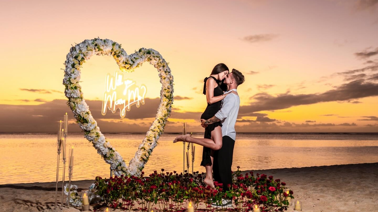 Fotbalistul dinamovist Alex Pop s-a căsătorit cu o studentă la Drept. Logodna a avut loc în timpul unei vacanțe exotice în Mauritius GALERIE FOTO