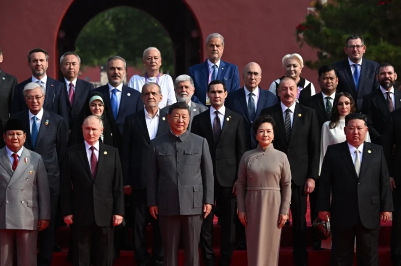 Adevăratul motiv pentru care Adrian Năstase apare în poză cu Xi și Putin. Dan Andronic explică scandalul politic al momentului