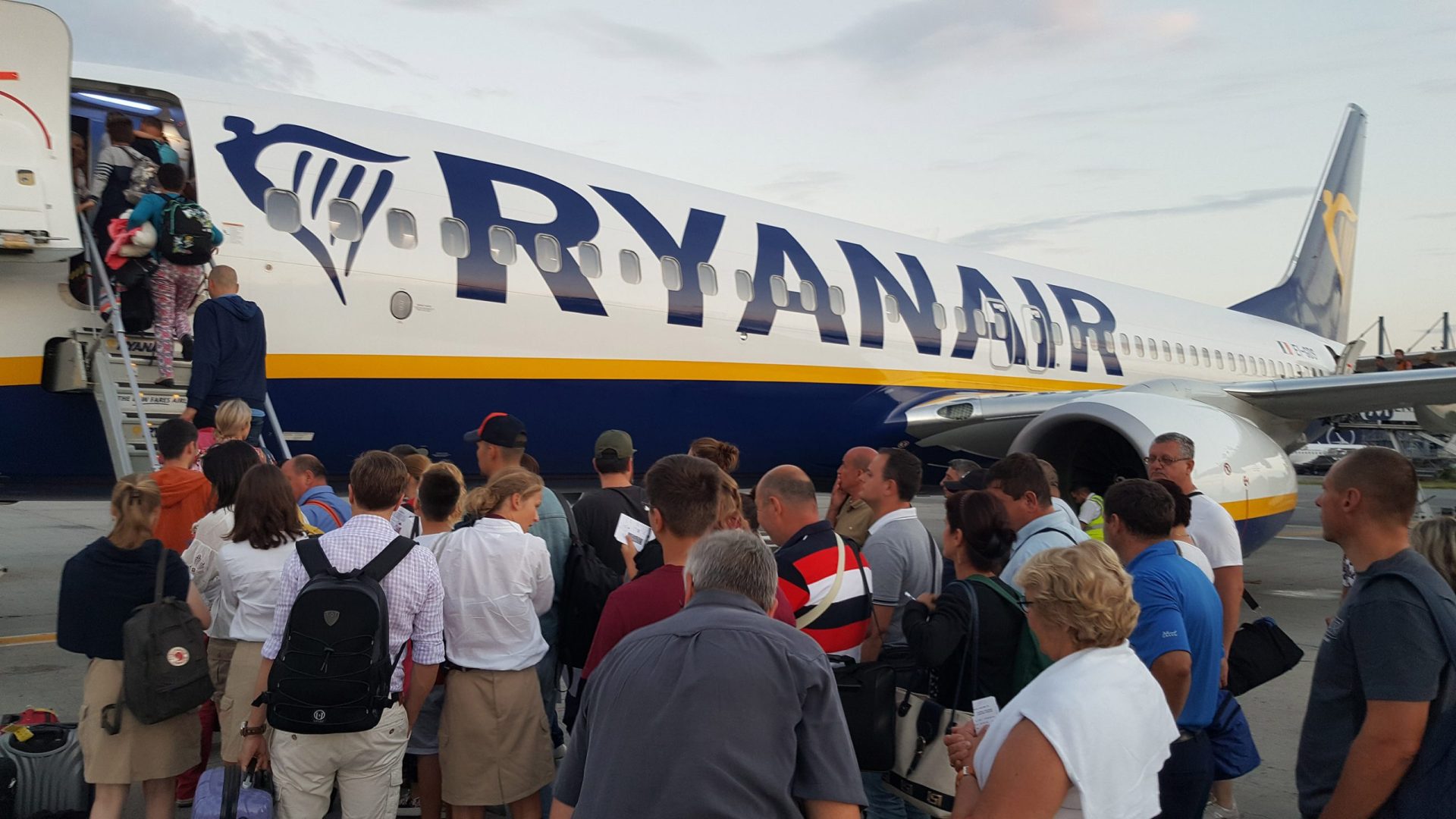 Ryanair schimbă regulile din 12 noiembrie 2025. Cum se va face îmbarcarea, sunt vizaţi toţi pasagerii