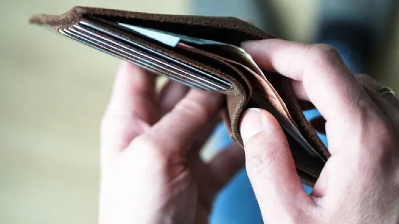 BNS cere Guvernului să majoreze salariul minim pe economie, oprirea tăierilor de salarii şi a concedierilor 