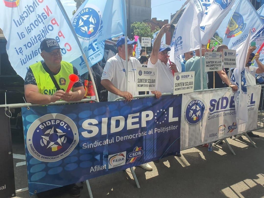 Sindicaliștii din Poliție cer o întâlnire de urgență cu Bolojan pe tema reformei Ministerului de Interne: ”Doar o fațadă contabilă, care nu rezolvă realitatea din teren”