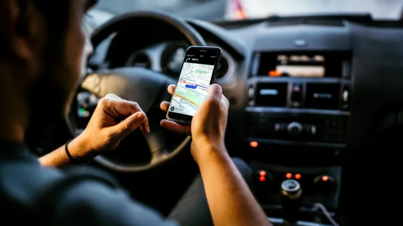 Funcția ascunsă de pe telefon care îi poate ajuta pe șoferi să prevină accidentele rutiere. Foarte puțini știu de ea, dar le poate salva viața