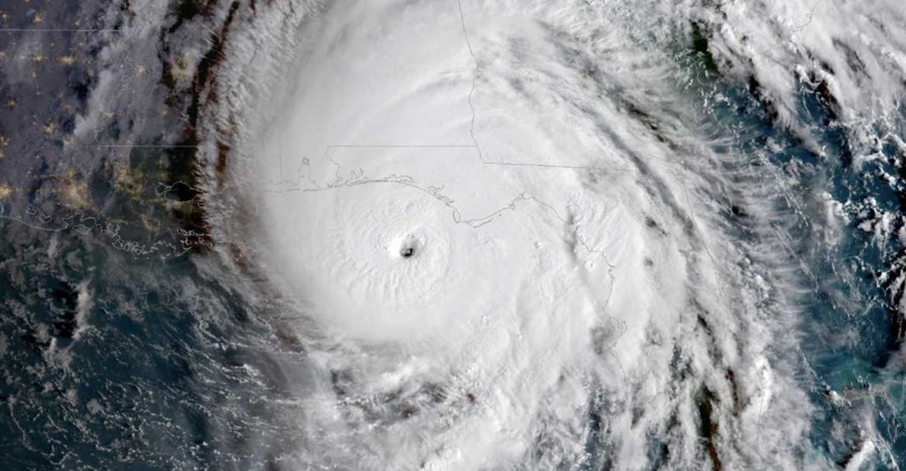 Uraganul Gabrielle, de categoria 4, și-a schimbat traseul și amenință Europa. Vânt puternic, cu rafale de peste 200 km/h, și ploi abundente VIDEO
