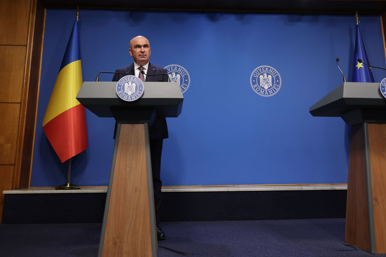 Nu mai sunt bani pentru salarii, angajaţii de la stat sunt trimişi în concediu fără plată înainte de Sărbătorile de iarnă