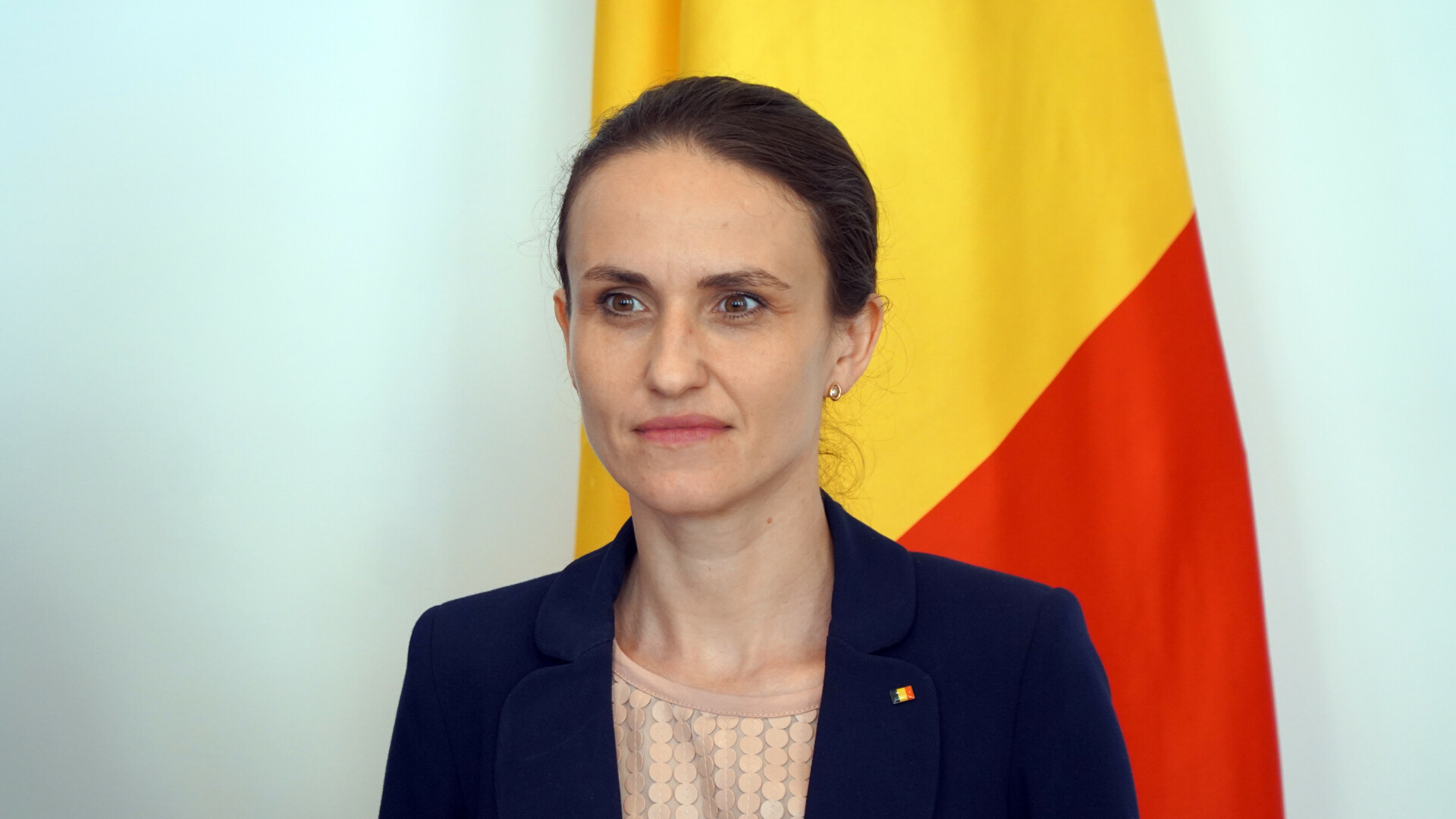 Guvernul pune frână: Șefii companiilor de stat care au datorii și înregistrează pierderi nu mai pot primi măriri de salariu