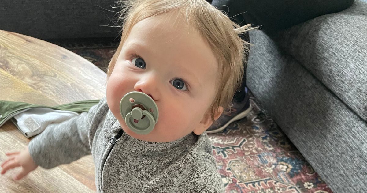 Suzetele pentru bebeluși sunt contaminate cu o substanță chimică care afectează sistemul hormonal! Vezi care sunt brandurile