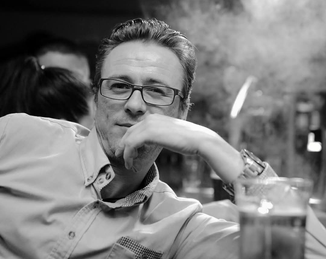 A murit Dahey Dani Apetroaiei la 49 de ani. Doliu în lumea artistică din România