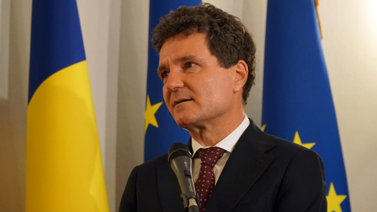 Lovitură pentru angajații ANRE, ASF și ANCOM: Nicușor Dan a promulgat legea din Pachetul 2