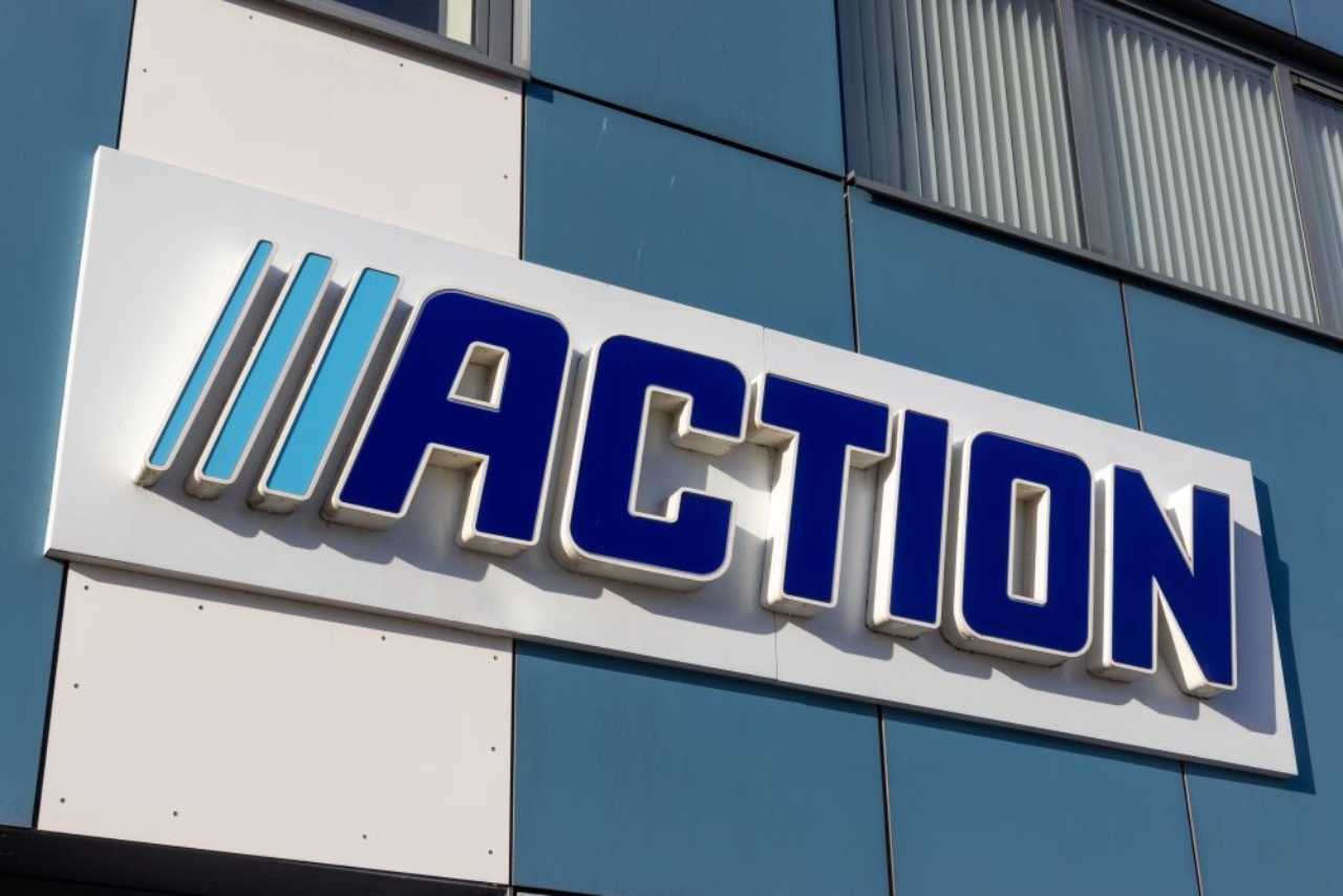 Promoții imbatabile în magazinele Action. Românii sunt invitați să cumpere de pe-acum pentru sărbători, la prețuri începând de la 4 lei